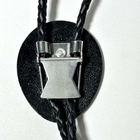 Southwestern Design Faux Turquoise Bear Claw Bolo Tie Silver Tone Black Enamel - Picture 8 of 9